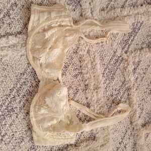 Victoria's Secret Cream Lace Bra